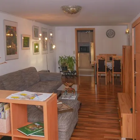 Am Elberadweg Apartment *